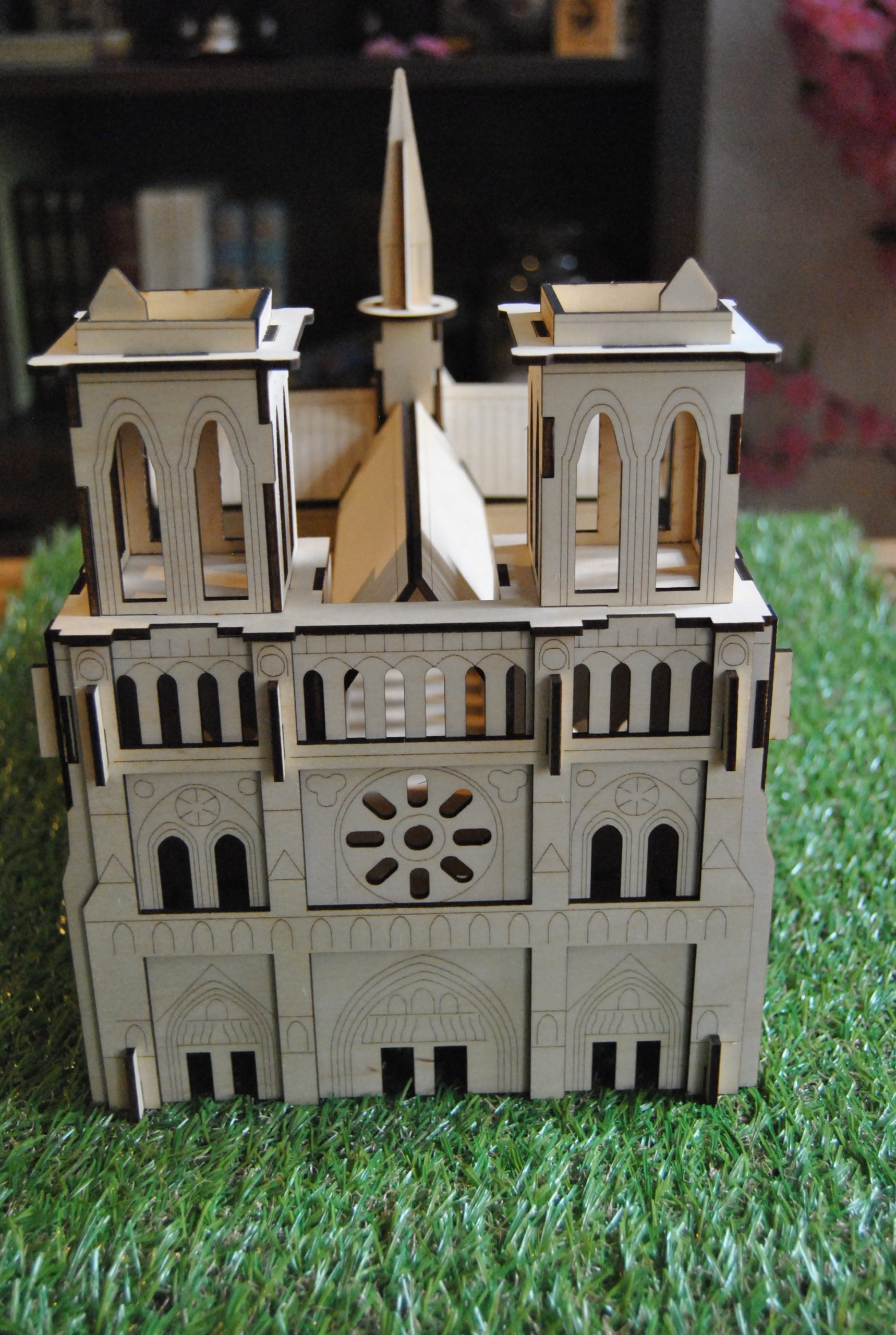 Notre Dame de Paris montée