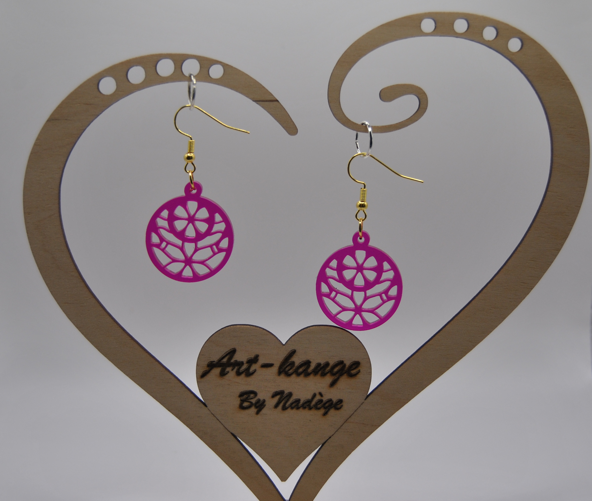 Boucle d’oreille modèle sirius Fushia
