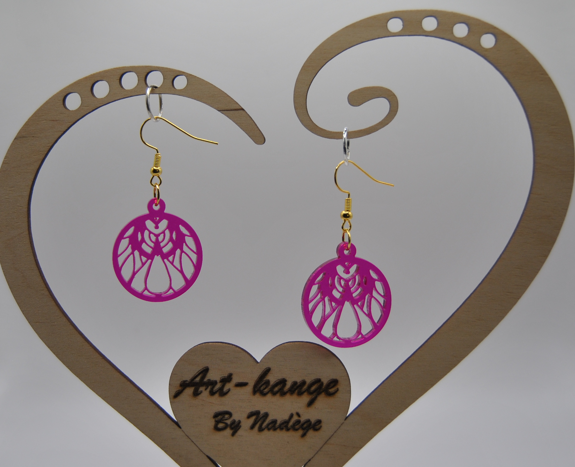 Boucle d’oreille en elnath acrylique translucide Fushia