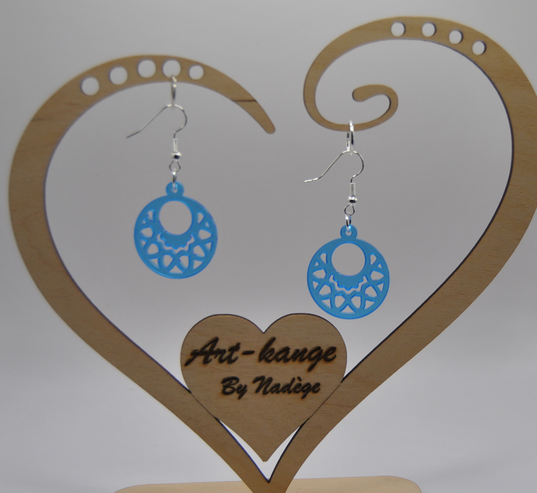 Boucle d’oreille spica en acrylique translucide Bleu Clair